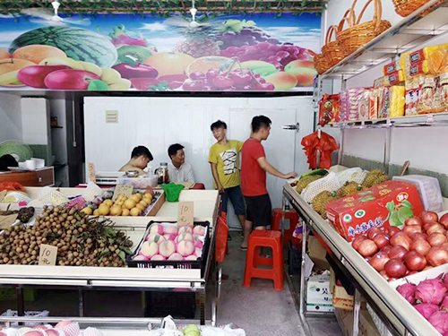 長沙某水果店的冷庫