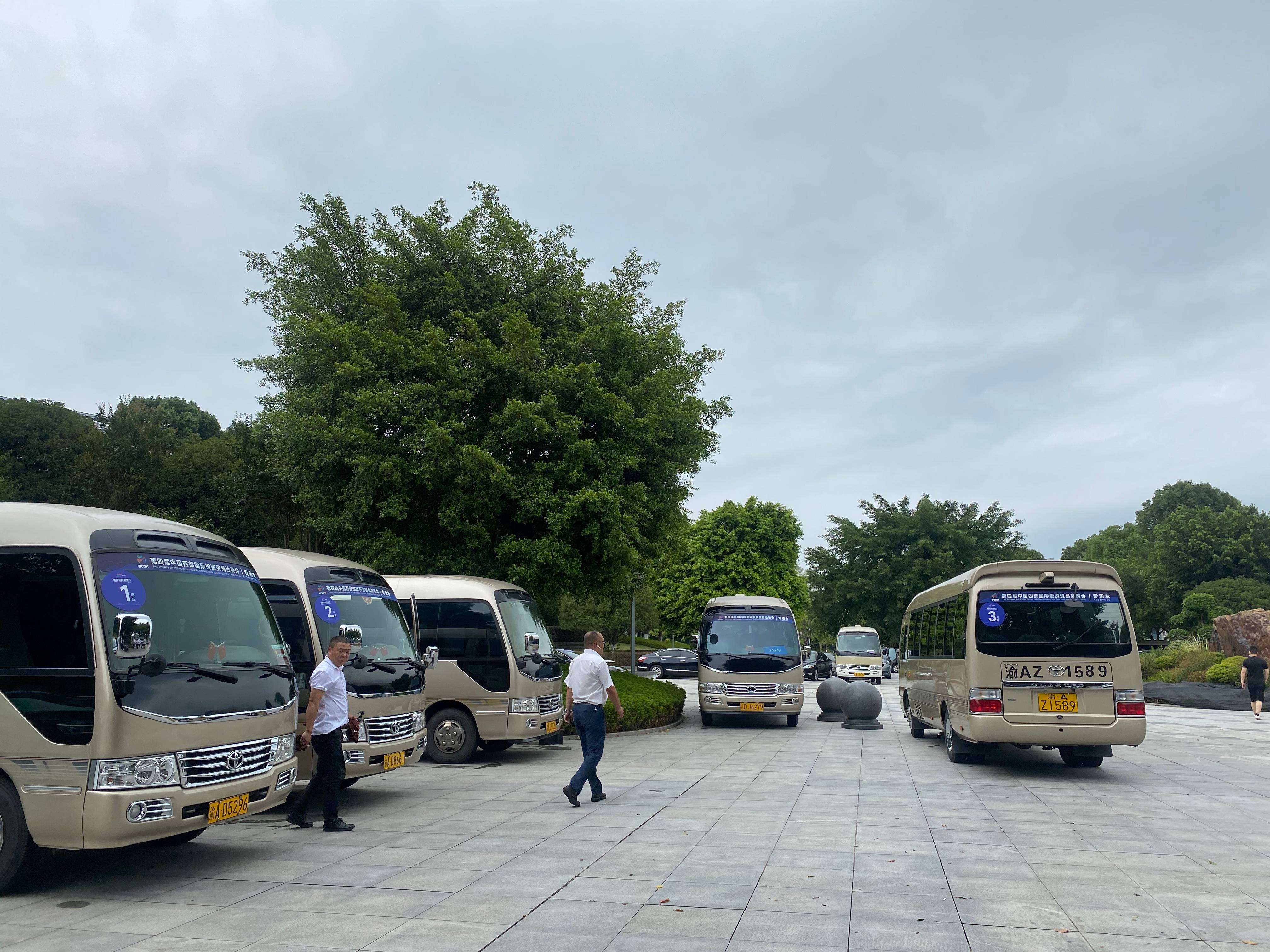 “走進西部,洽談未來”假日租車圓滿完成西洽會車輛保障任務