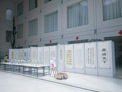 企業(yè)畫冊設(shè)計 企業(yè)樣本設(shè)計 產(chǎn)品介紹 折頁設(shè)計 展架 易拉寶設(shè)計 展板設(shè)計 舞臺背景搭建 活動布置 會務(wù)服務(wù) 展會展覽服務(wù)